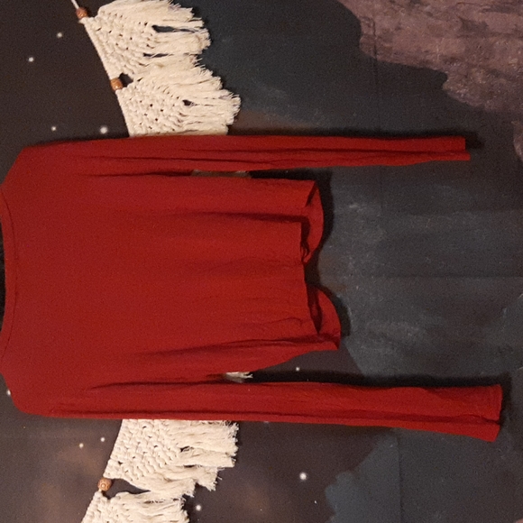 GUC deep red long sleeve twist front tee shirt/top size small - Picture 3 of 3